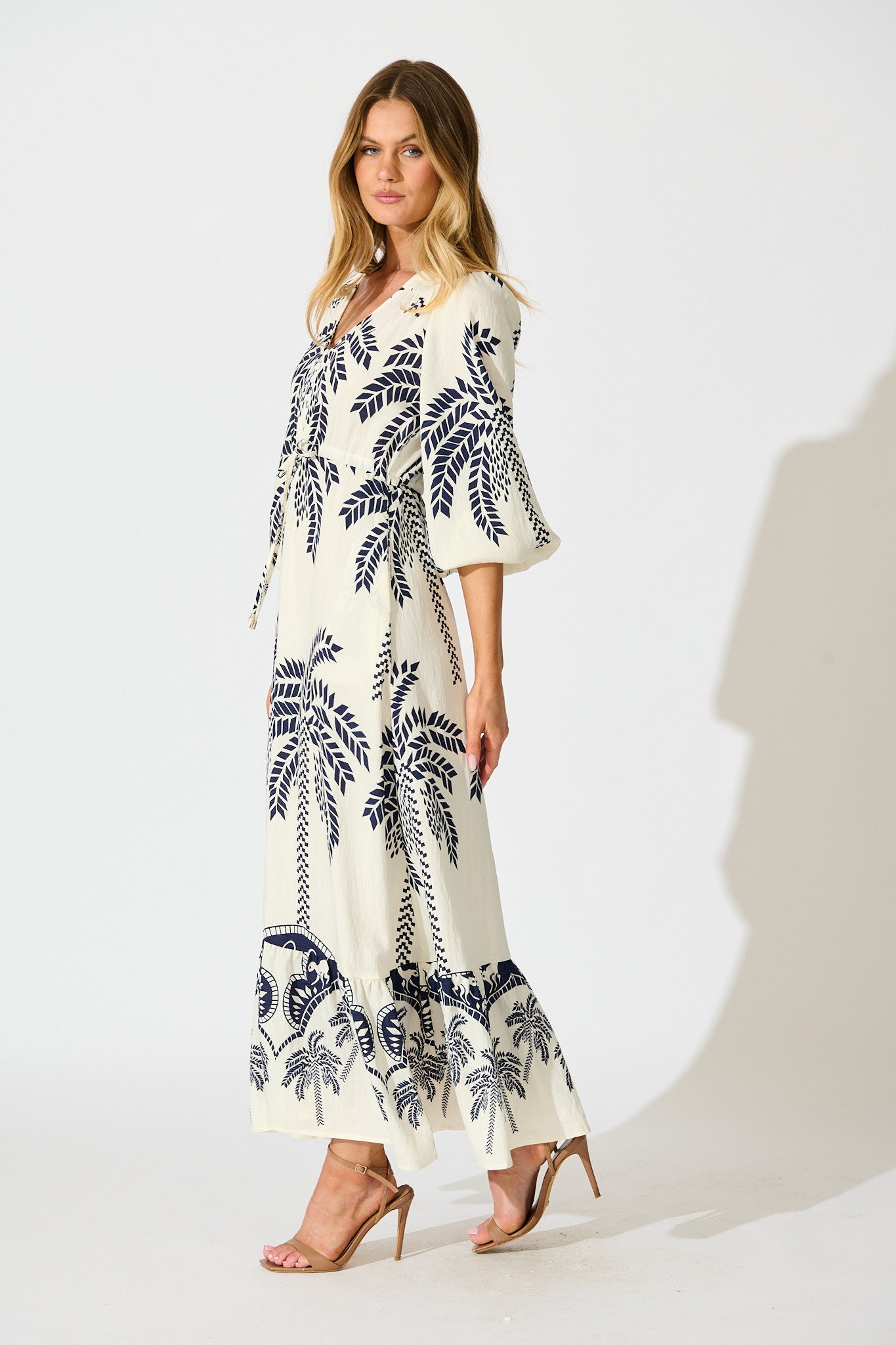 Jazelle Maxi Dress In White Palm Print Linen Blend