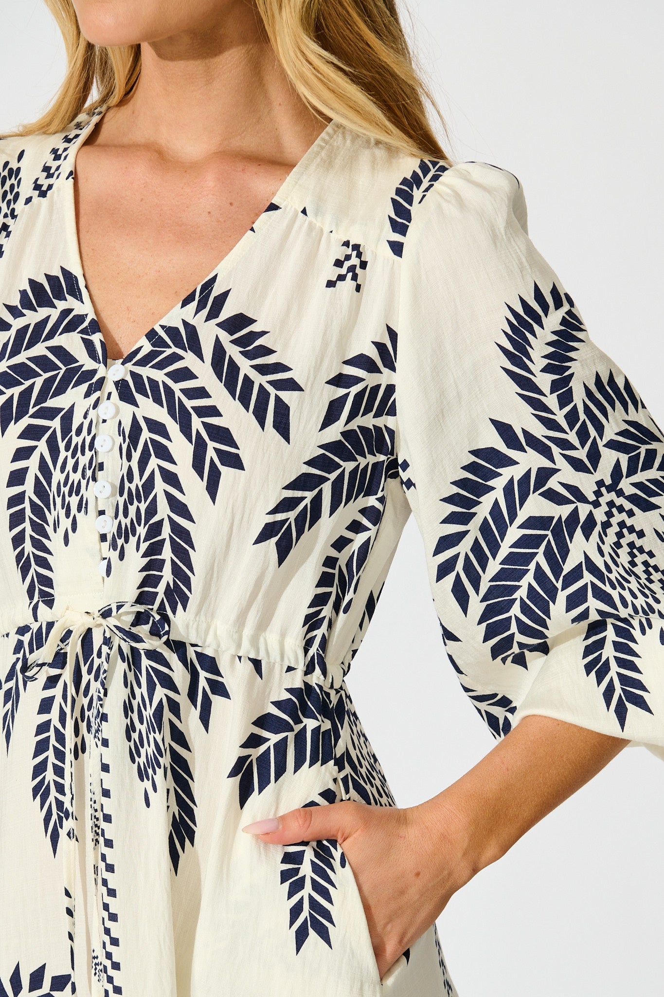 Jazelle Maxi Dress In White Palm Print Linen Blend