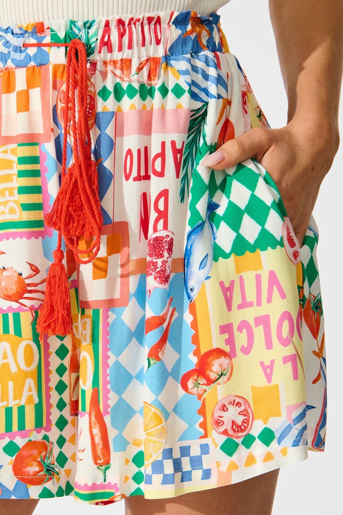 Wink and Wave Short in White Multi Conversational Print