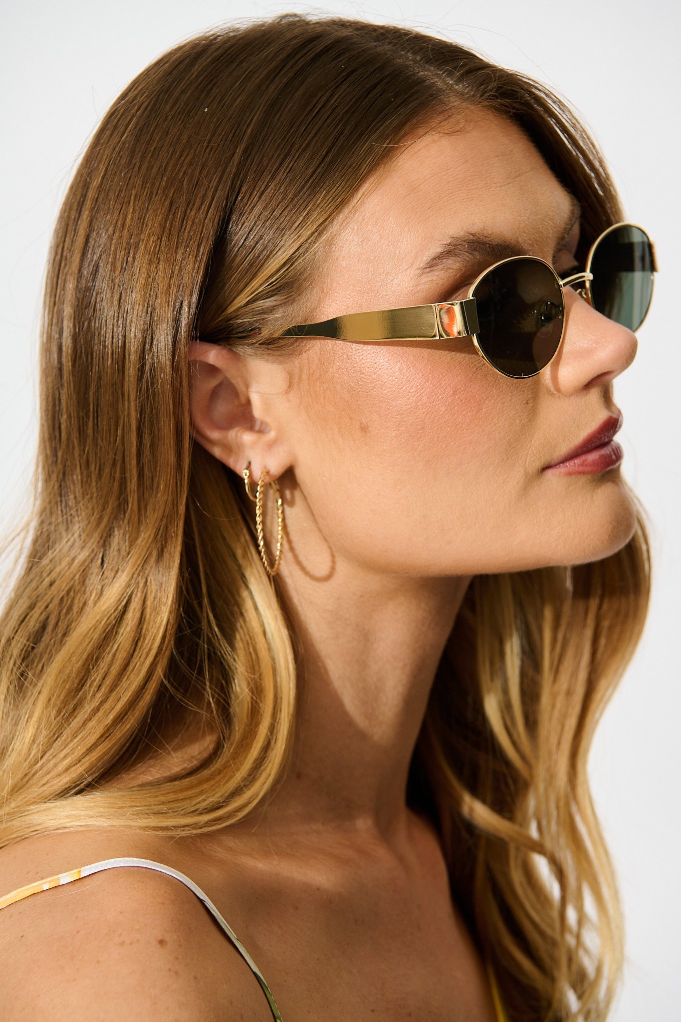 Cellyn Round Metal Oval Sunglasses in Green