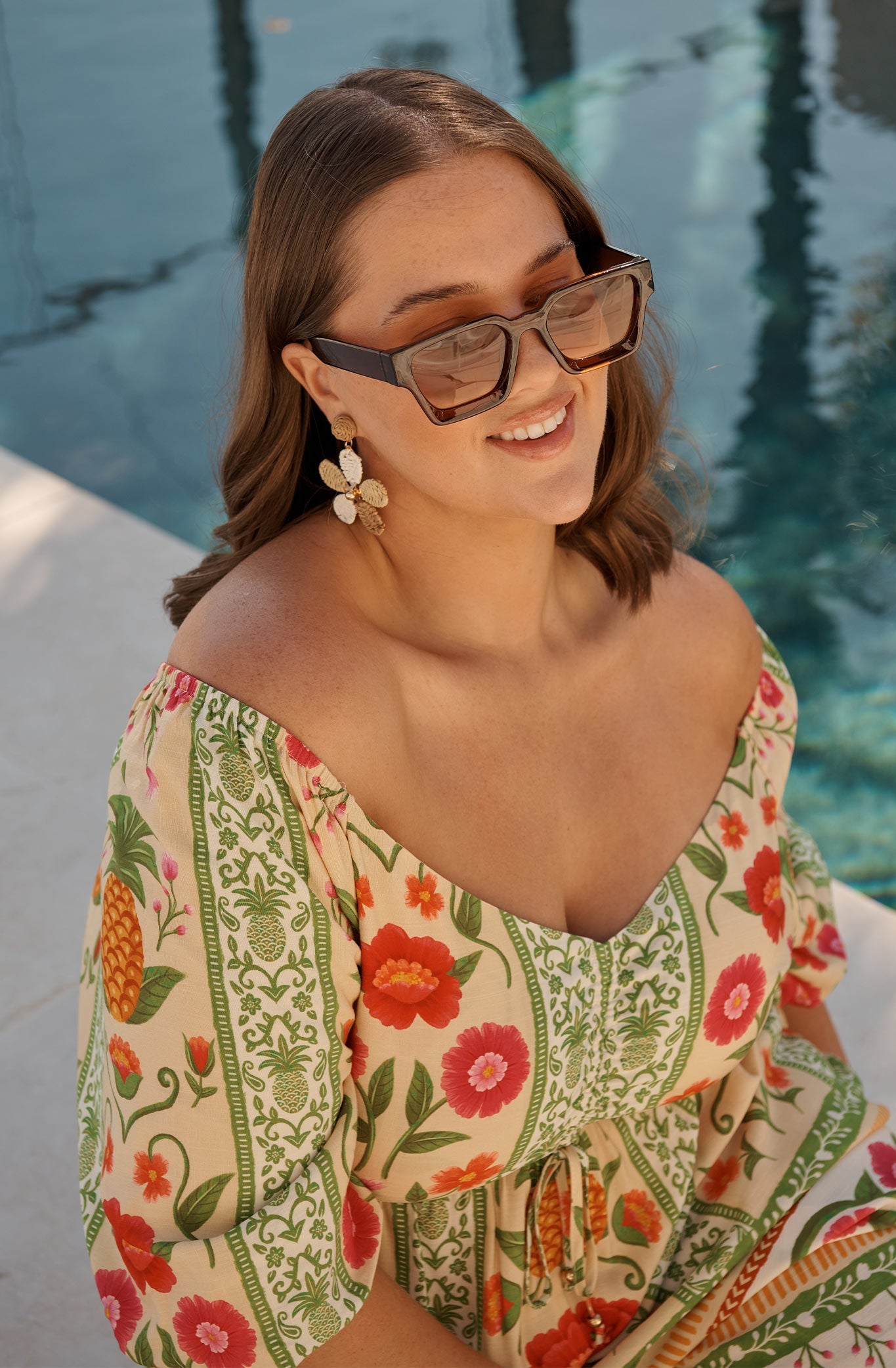 Jury Rectangular Sunglasses in Brown