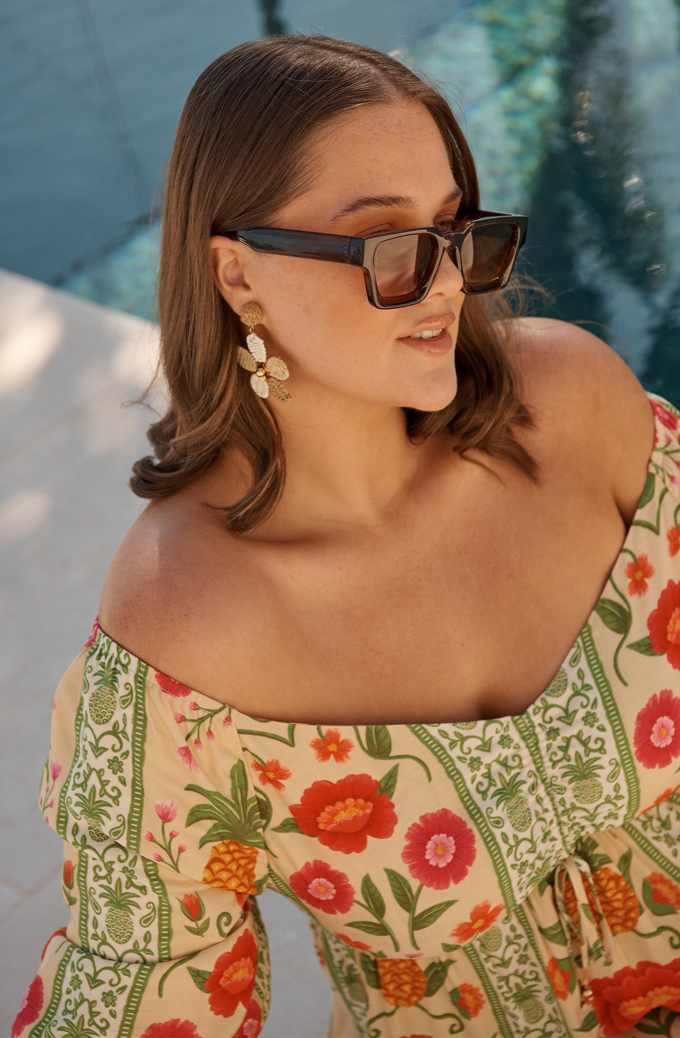 Jury Rectangular Sunglasses in Brown