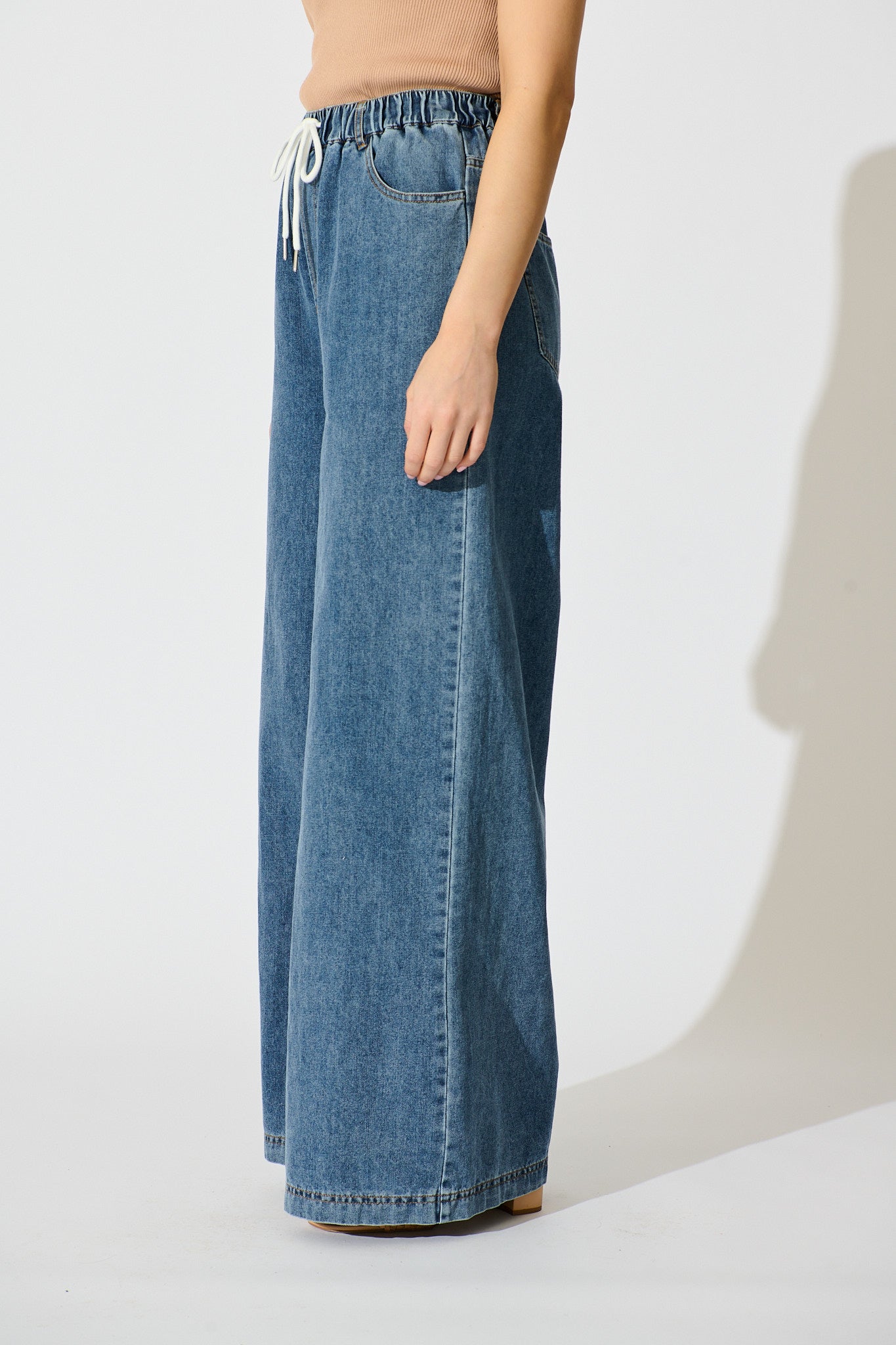 Leocadia High Rise Jean in Light Blue Denim