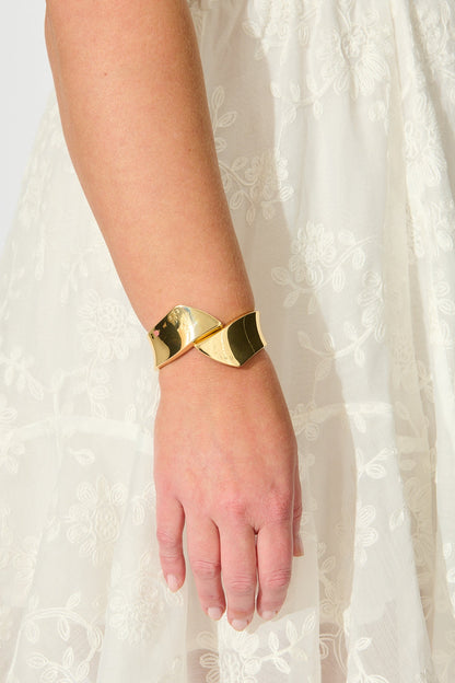 Marina Sculptural Open Bangle in Gold