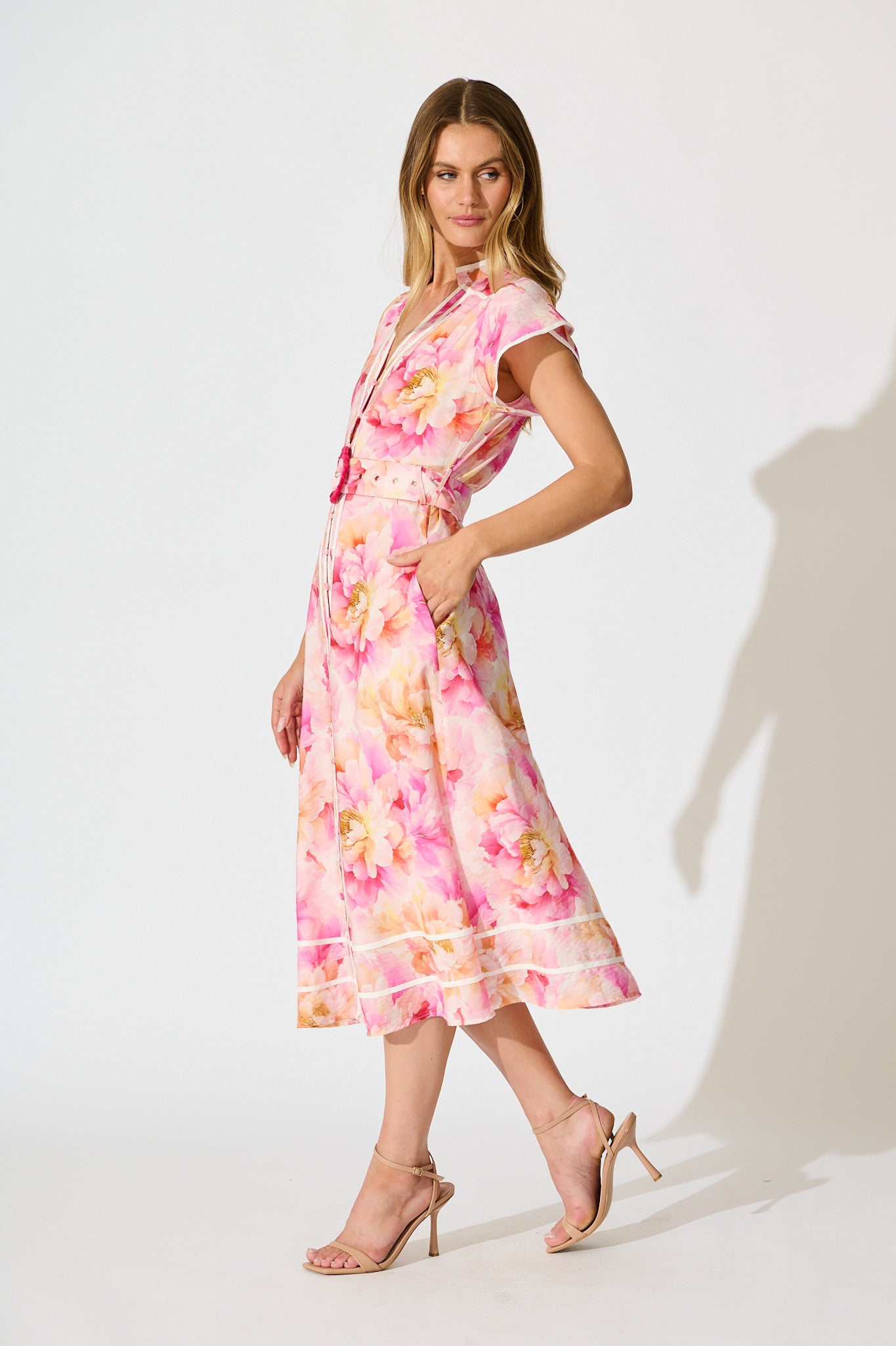 Jovanni Midi Dress in Pink Floral